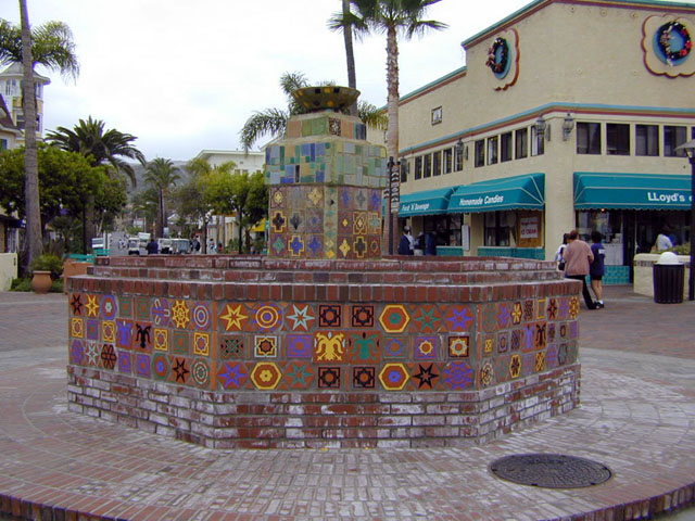 Fountain at intersection of Crescent and Sumner, 2000