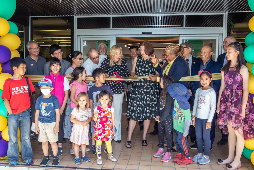 Kathryn Barger cutting the ribbon at library re-opening