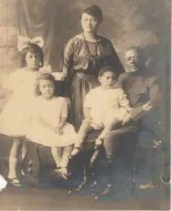 (left to right) Mary Prioleau (Staord King), Ethel Susanna “Sue” Prioleau (Bowdan), Ethel G. Prioleau, George Prioleau Jr, Major George Prioleau (before birth of Lois Emma Prioleau (Patton), circa 1920. Courtesy of Anna Gonzales, Prioleau Granddaughter.