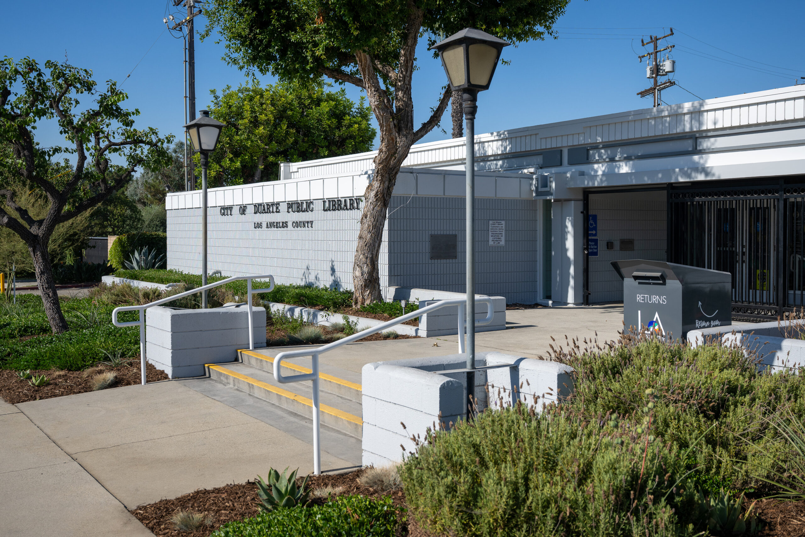 Duarte Library Exterior