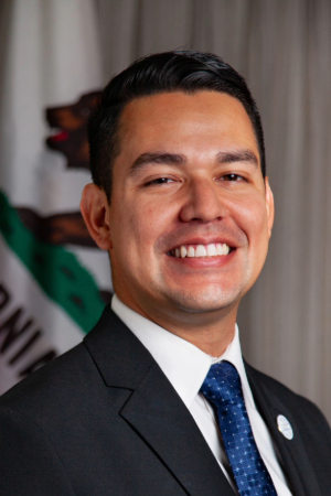 LA County Library Commissioner Emmanual Estrada